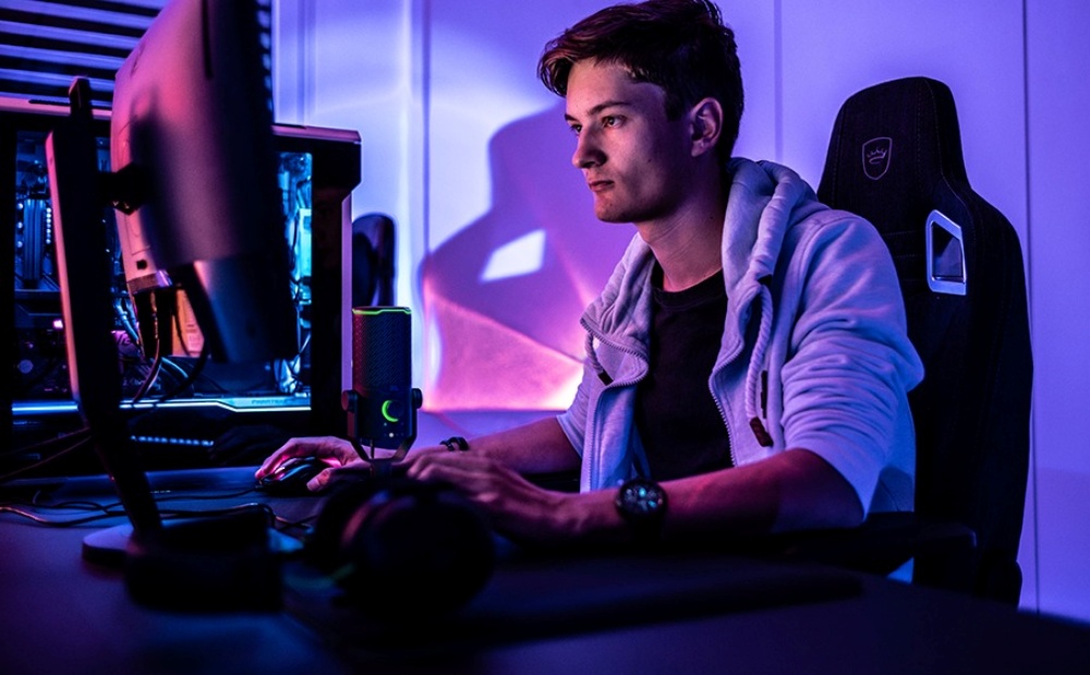 JBL lança microfone Quantum Stream Studio com foco em streaming