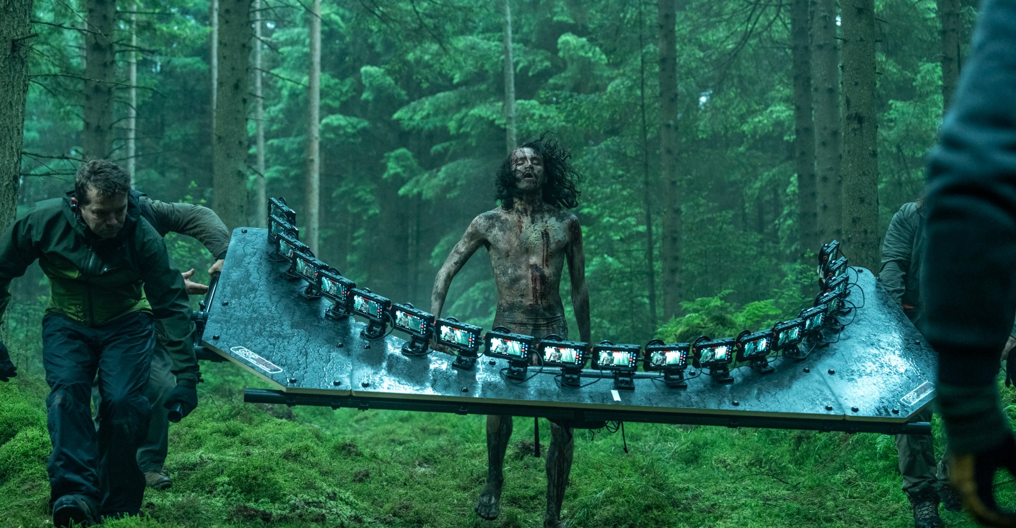 Uma plataforma de várias câmeras capturando uma sequência infectada para uma marcadora em 28 anos depois