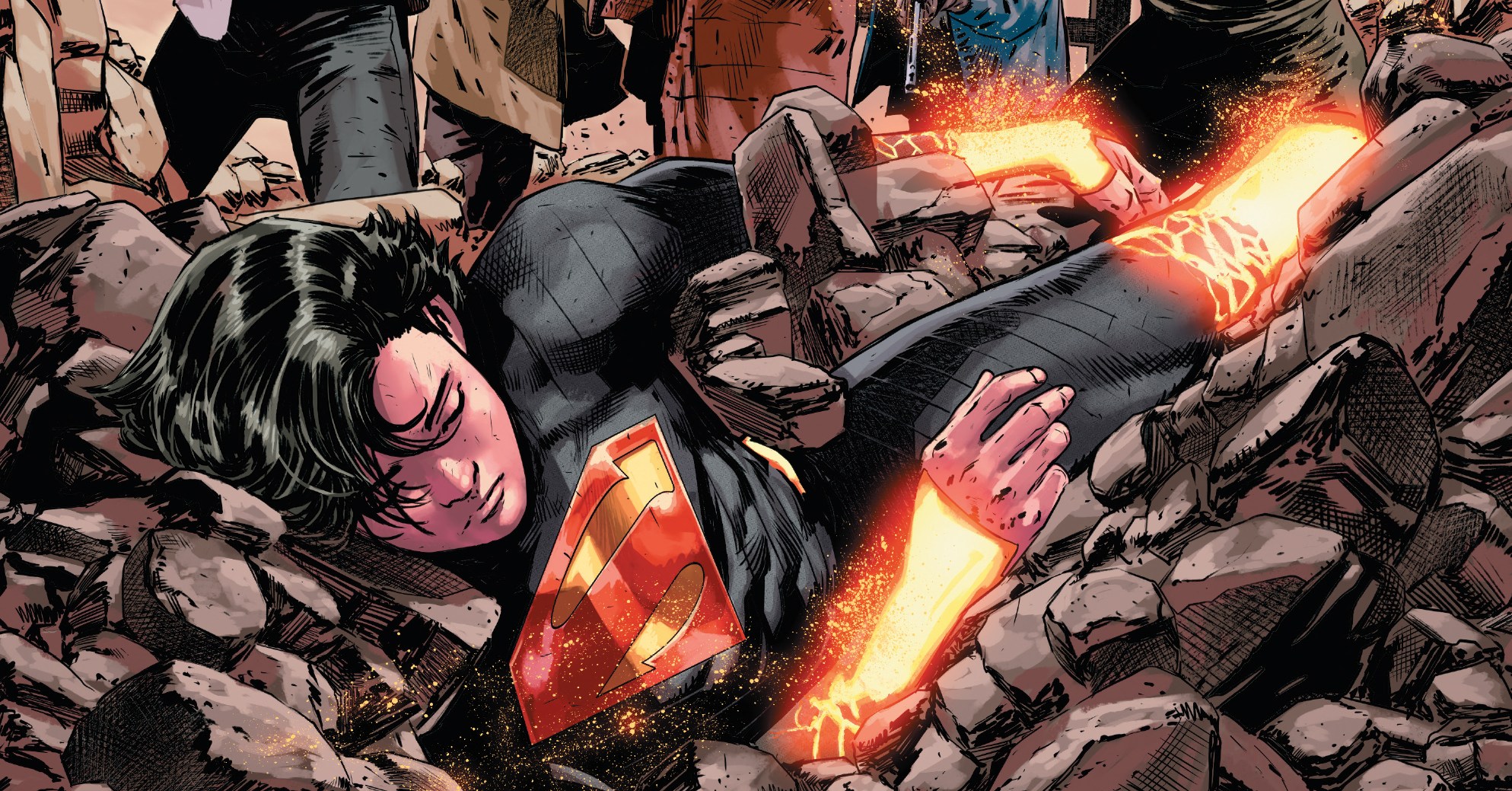 A capa do Super-Homem absoluto #6 mostra Kal-El aparentemente inconsciente e enterrado em escombros, cercado por homens com armas na frente de um sinal de “Bem-vindo ao Smallville” A capa do Super-Homem absoluto #6 mostra Kal-El aparentemente inconsciente e enterrado em escombros, cercado por homens com armas na frente de um sinal de “Bem-vindo ao Smallville”