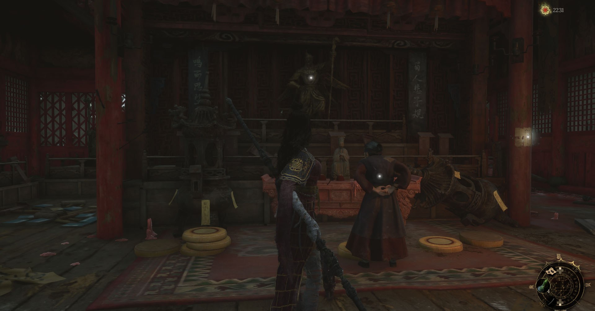 Uma captura de tela de penas caídas, mostrando o personagem principal ao lado de uma velha. Ambos estão olhando para uma estátua de um homem segurando uma equipe. Uma captura de tela de penas caídas, mostrando o personagem principal ao lado de uma velha. Ambos estão olhando para uma estátua de um homem segurando uma equipe.