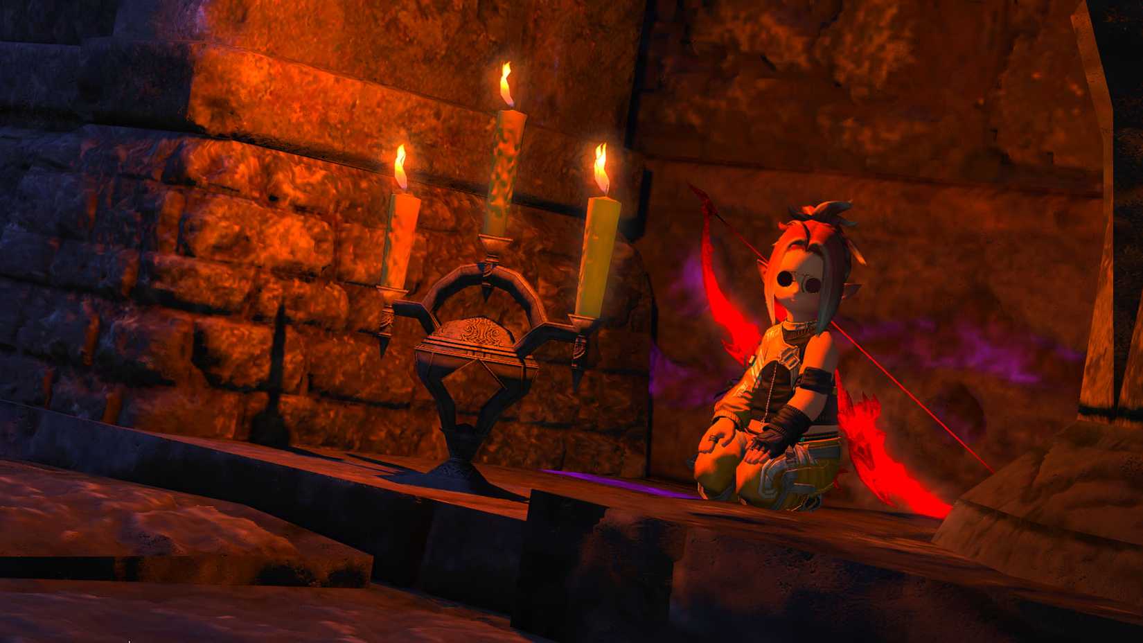 Uma captura de tela do Final Fantasy XIV mostrando um personagem sentado ao lado de um castiçal