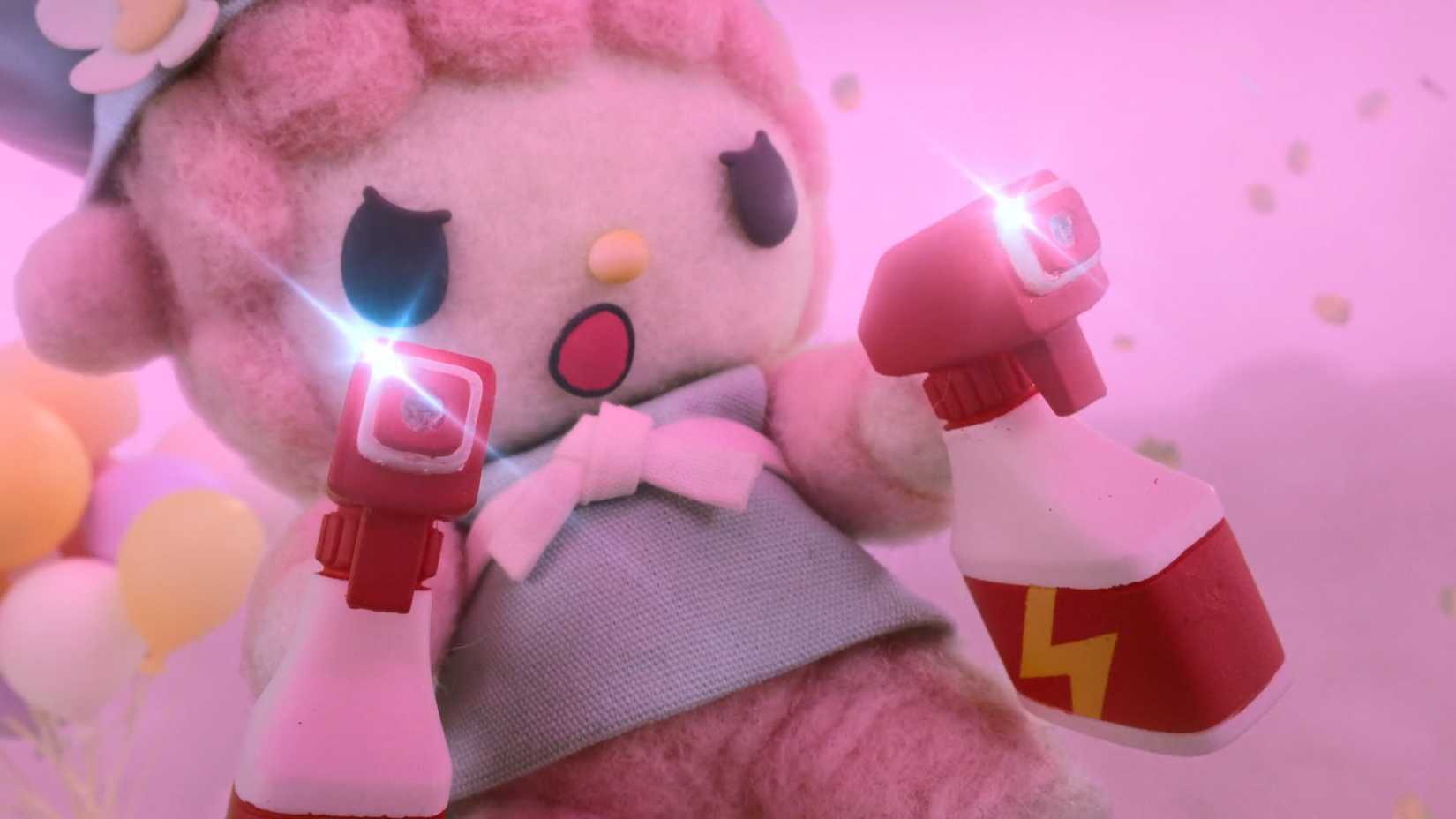 Piano-chan, uma ovelha rosa, agressivamente dupla campos duas garrafas de spray anti-molde quando ela é atacada por cozinheiros de morcegos raivosos e mofados.