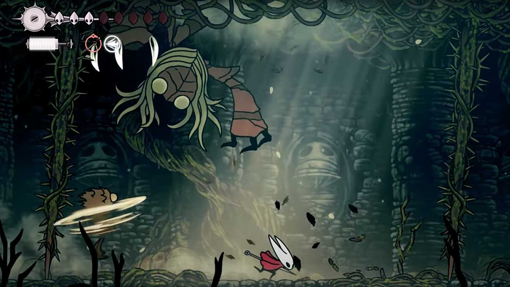 Um inseto gigante com braços e garras enormes suspensos do teto em Hollow Knight Silksong