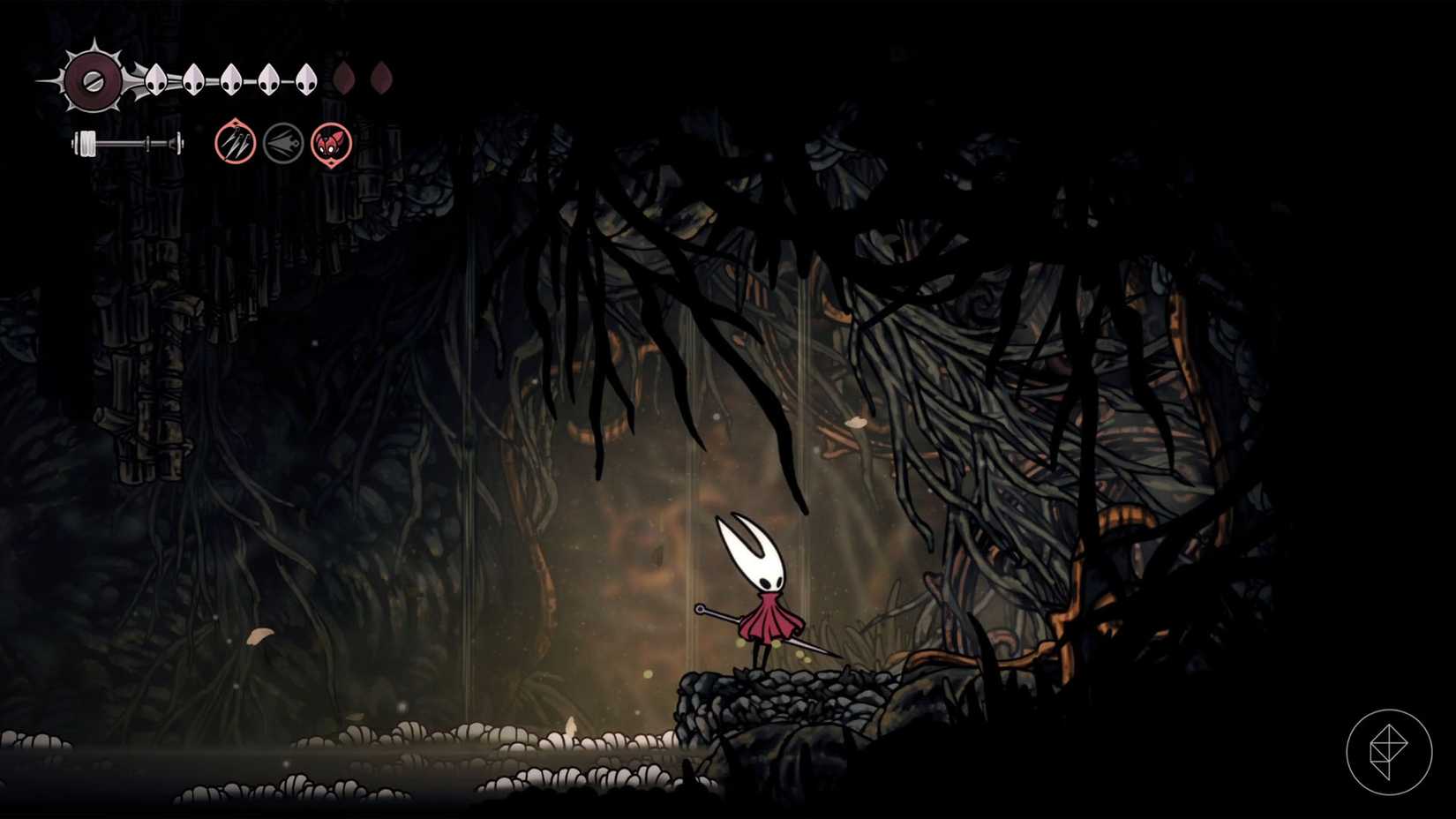 Hornet em pé na frente de engrenagens cobertas de raízes em Cavaleiro Hollo: Silksong.