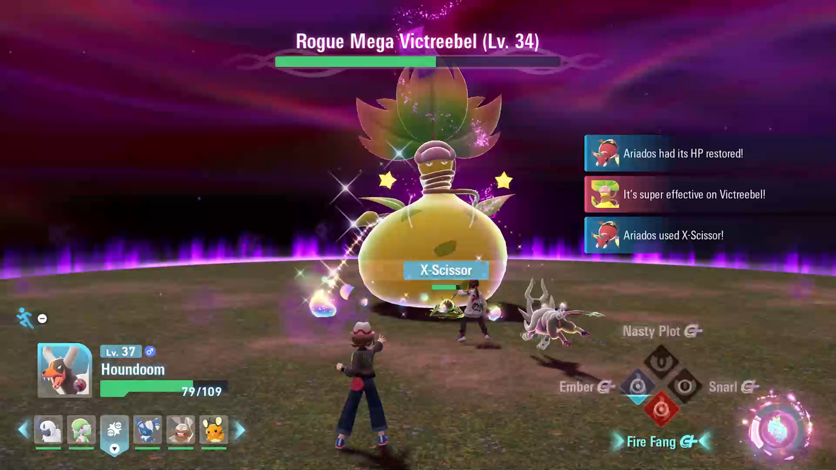 Um treinador enviando Houndoom para Battle Mega Victreebel em Pokémon Legends Za.