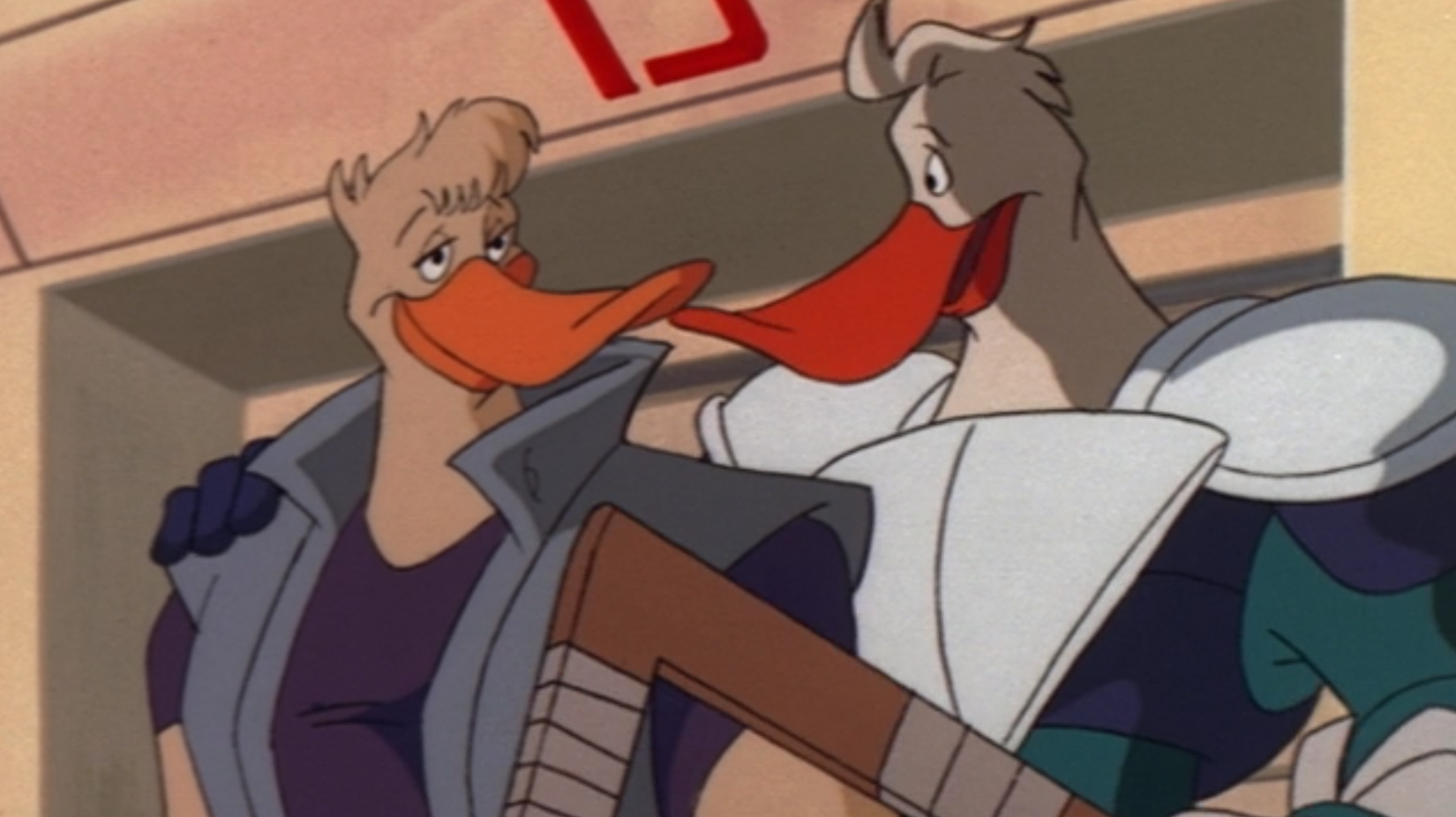 Canard e Wildwing de pé lado a lado no poderoso Ducks The Animated Series © 2015 Disney Enterprises, Inc.