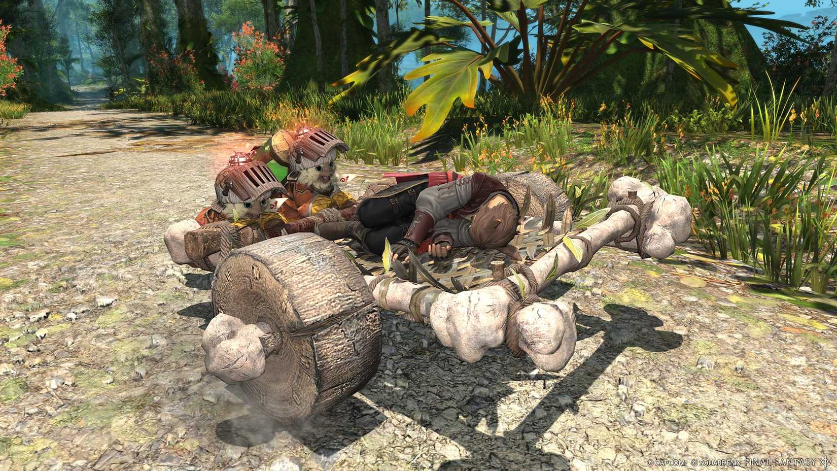 Duas Felynes de Monster Hunter empurram um personagem FFXIV caído em um carrinho feito de madeira e ossos.