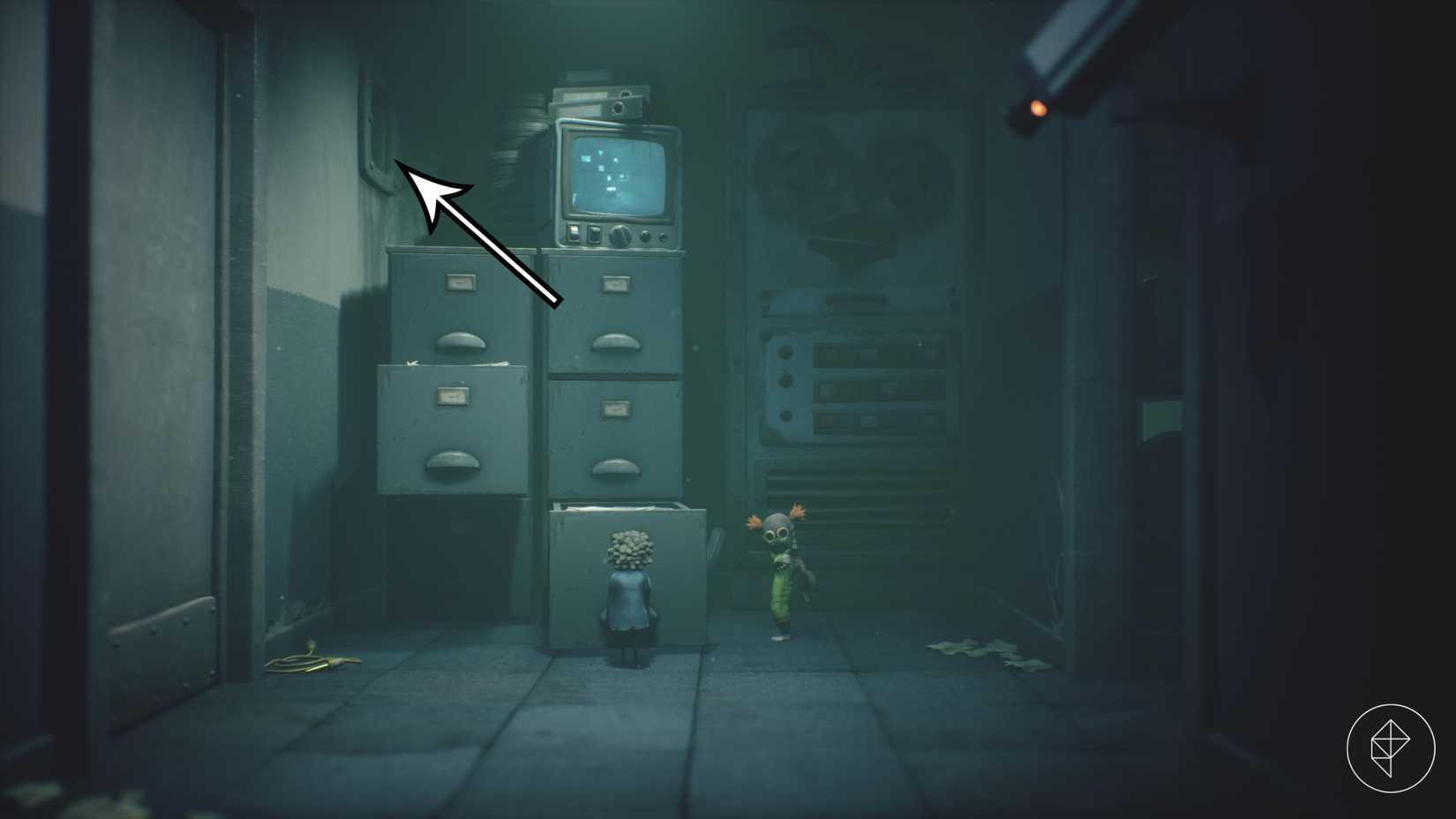 Uma pequena abertura para contornar a câmera de segurança em Little Nightmares 3.