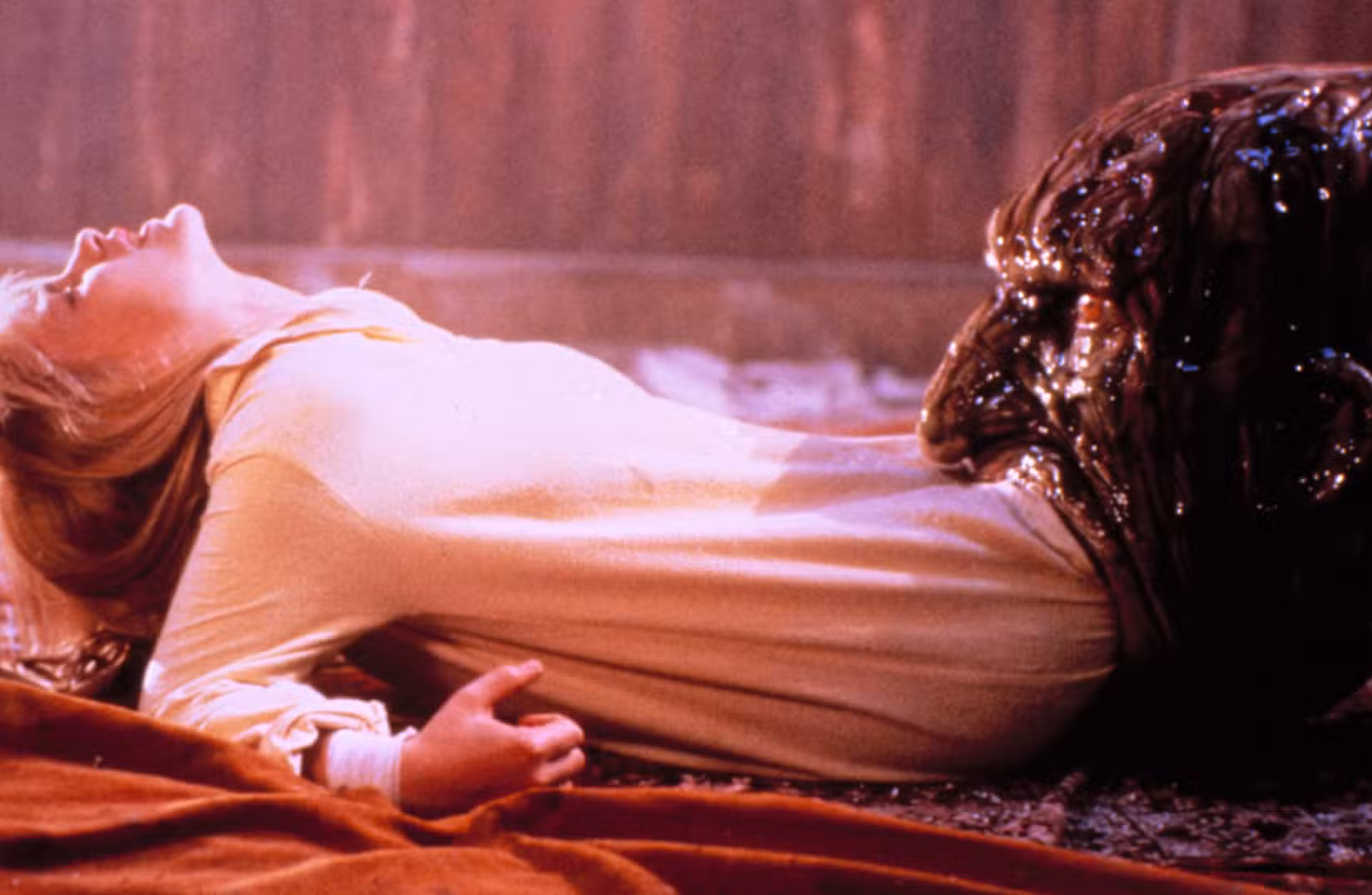 Um verme Freddy come Kristen em A Nightmare on Elm Street 3: Dream Warriors