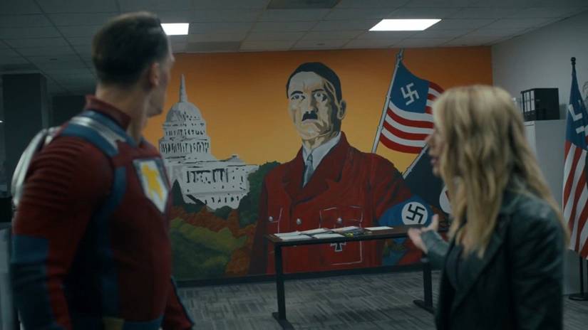 Um mural de Adolf Hitler em frente ao Capitol Hill Building na segunda temporada de pacificadoras