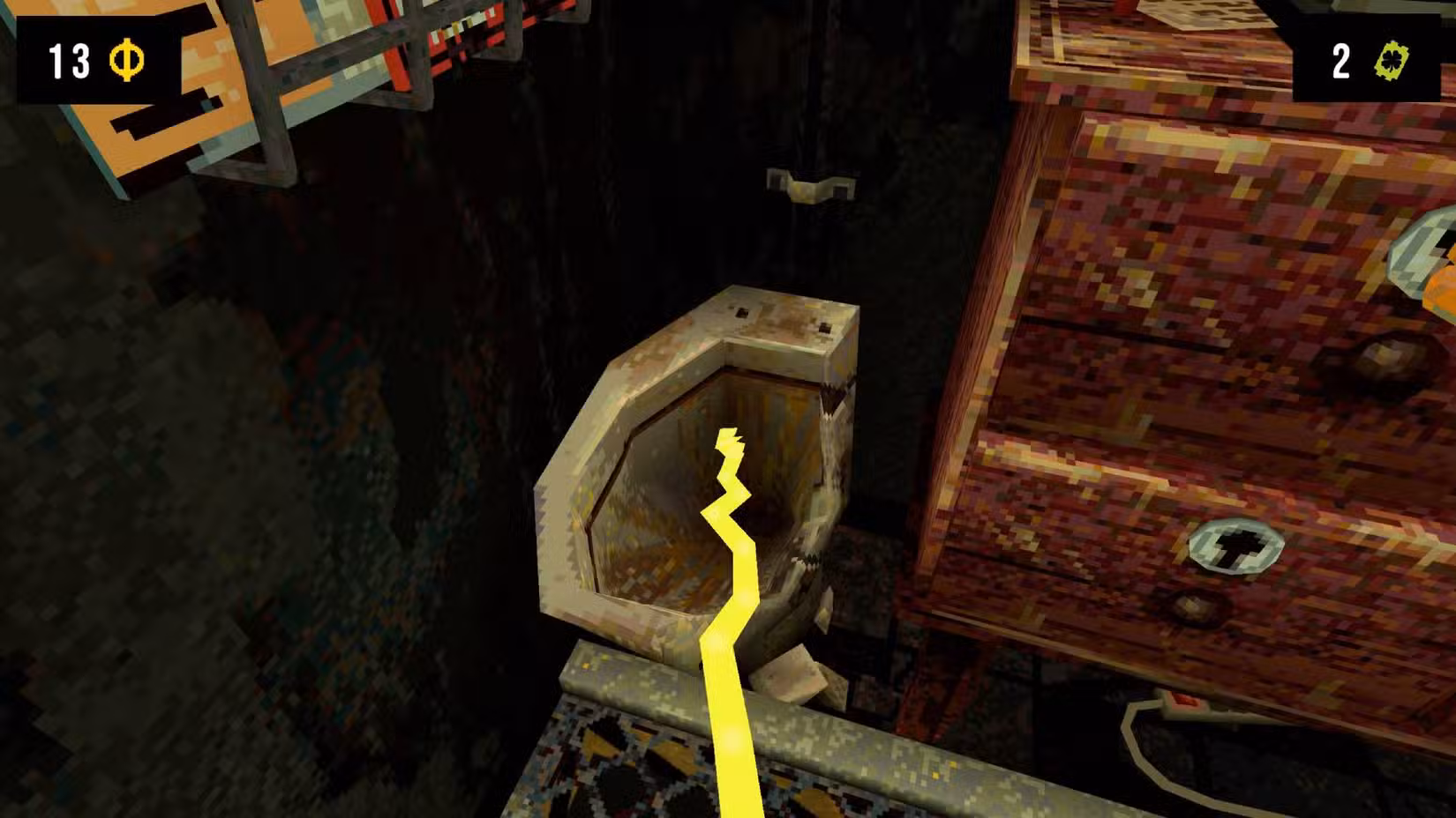 O jogador no CloverPit urinando em um vaso sanitário quebrado e enferrujado próximo a algumas gavetas de madeira.