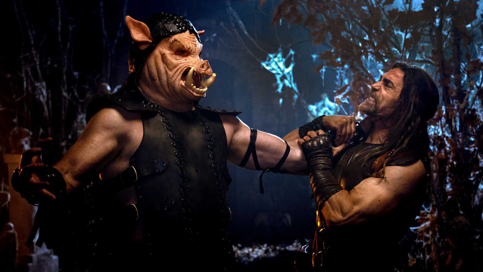 Deathstalker e PigMan lutando no filme de 2025
