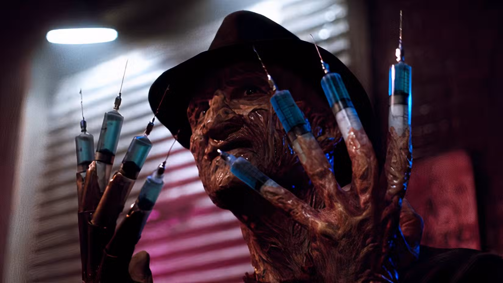 Freddy mostra seus dedos de seringa em A Nightmare on Elm Street 3: Dream Warriors