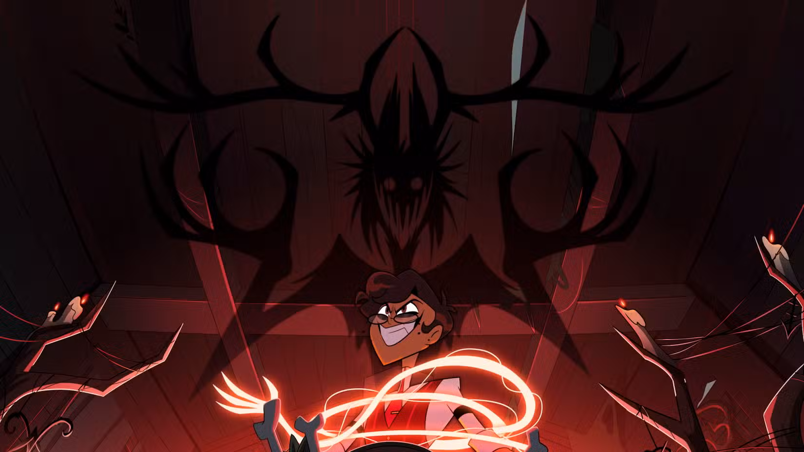 A versão humana de Alastor, o Demônio do Rádio, sorri no escuro, com uma sombra demoníaca atrás dele e braços feitos de energia envolvendo-o na 2ª temporada do Hazbin Hotel