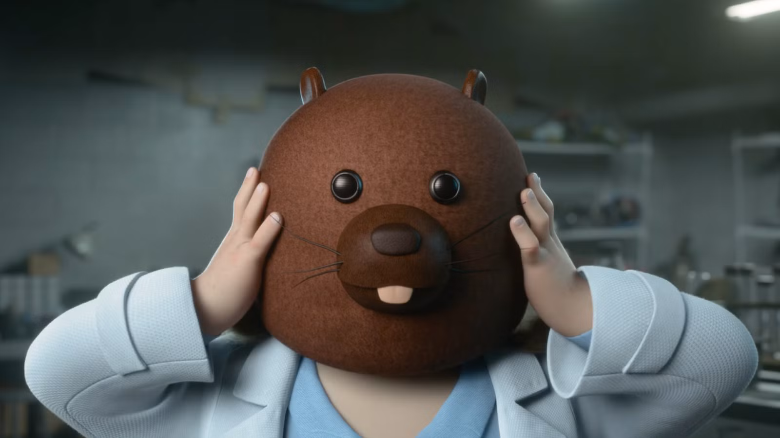 Uma mulher com um jaleco branco coloca uma máscara de castor.