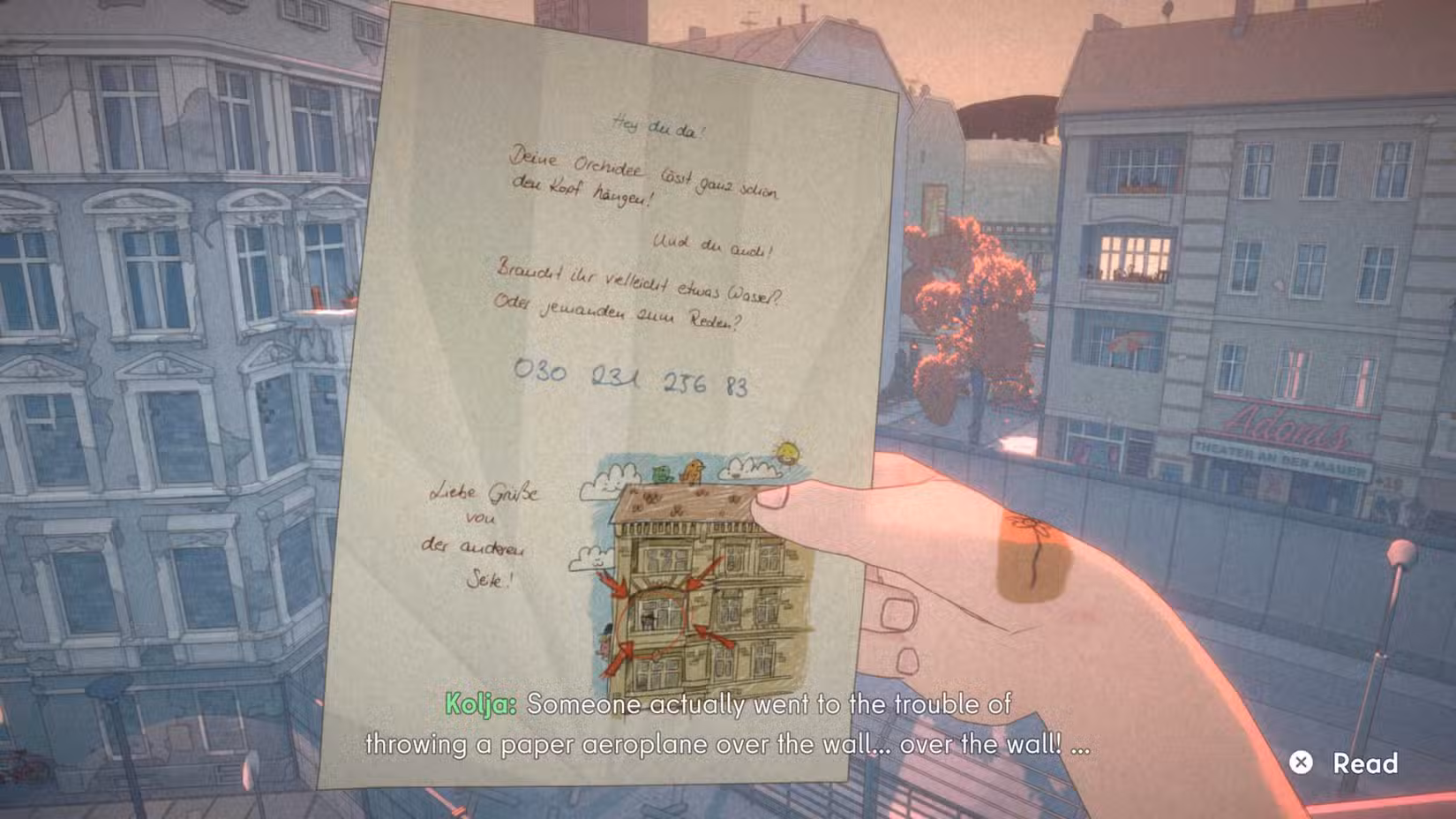 Uma carta jogada sobre o Muro de Berlim no The Berlin Apartment.