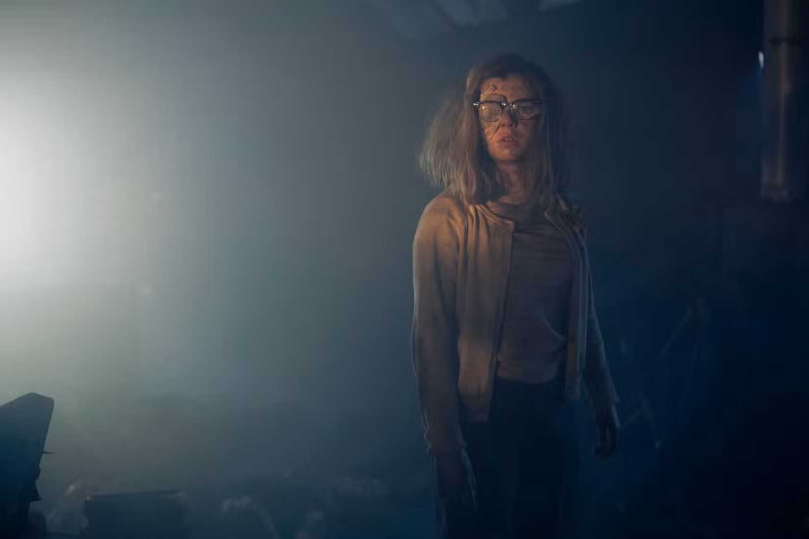 Matilda Lawler como Marge, coberta de fuligem após o incêndio do Black Spot em Welcome to Derry