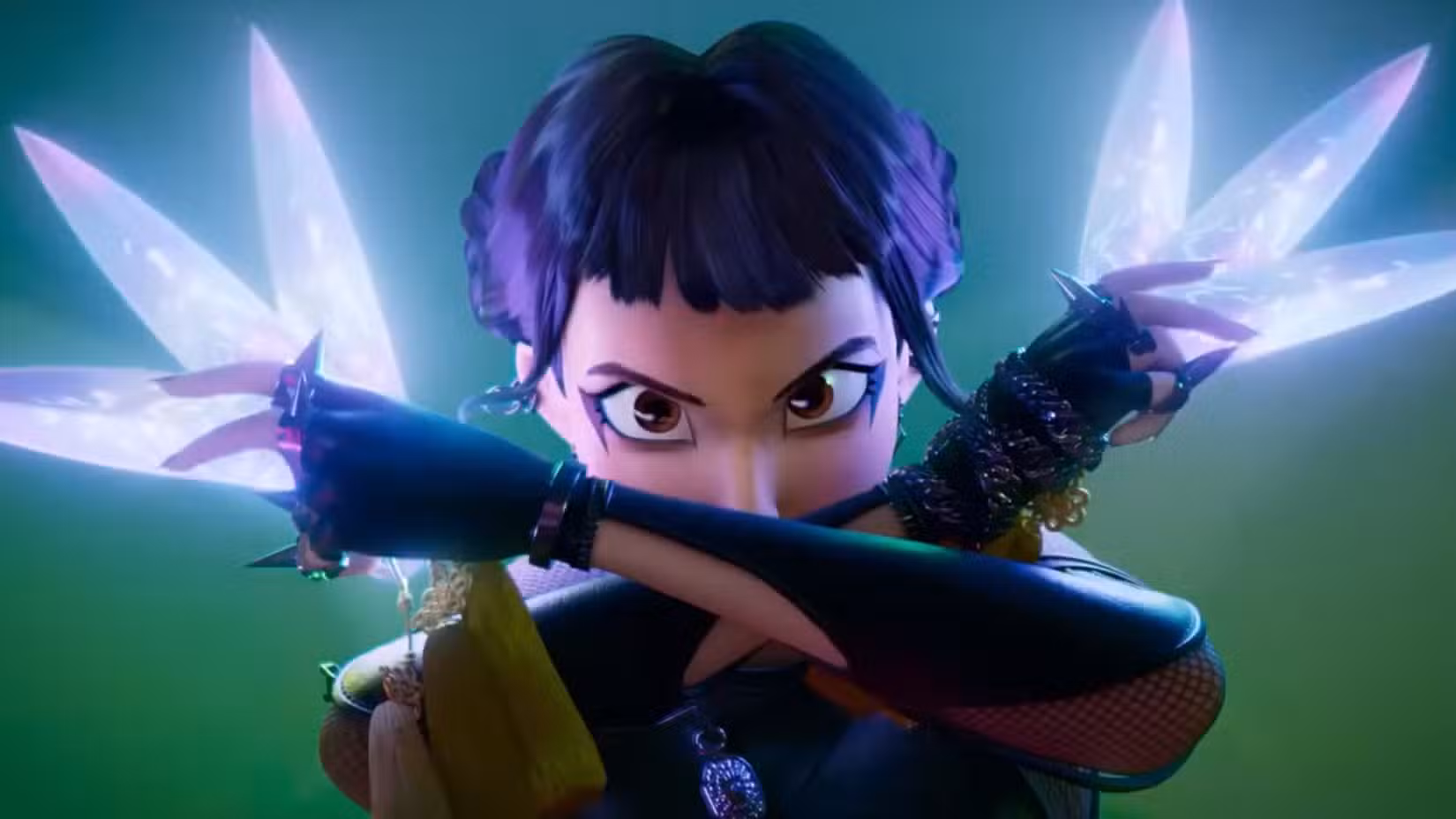 KPop Demon Hunters Zoey brande suas facas de arremesso.