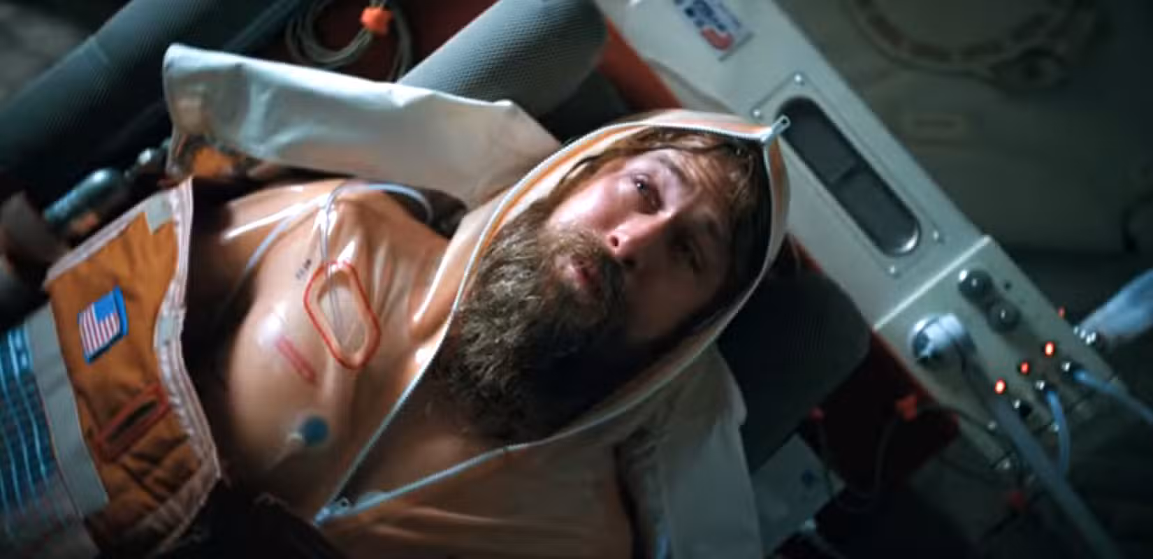 Ryan Gosling acorda em uma nave espacial no trailer do filme Projeto Ave Maria