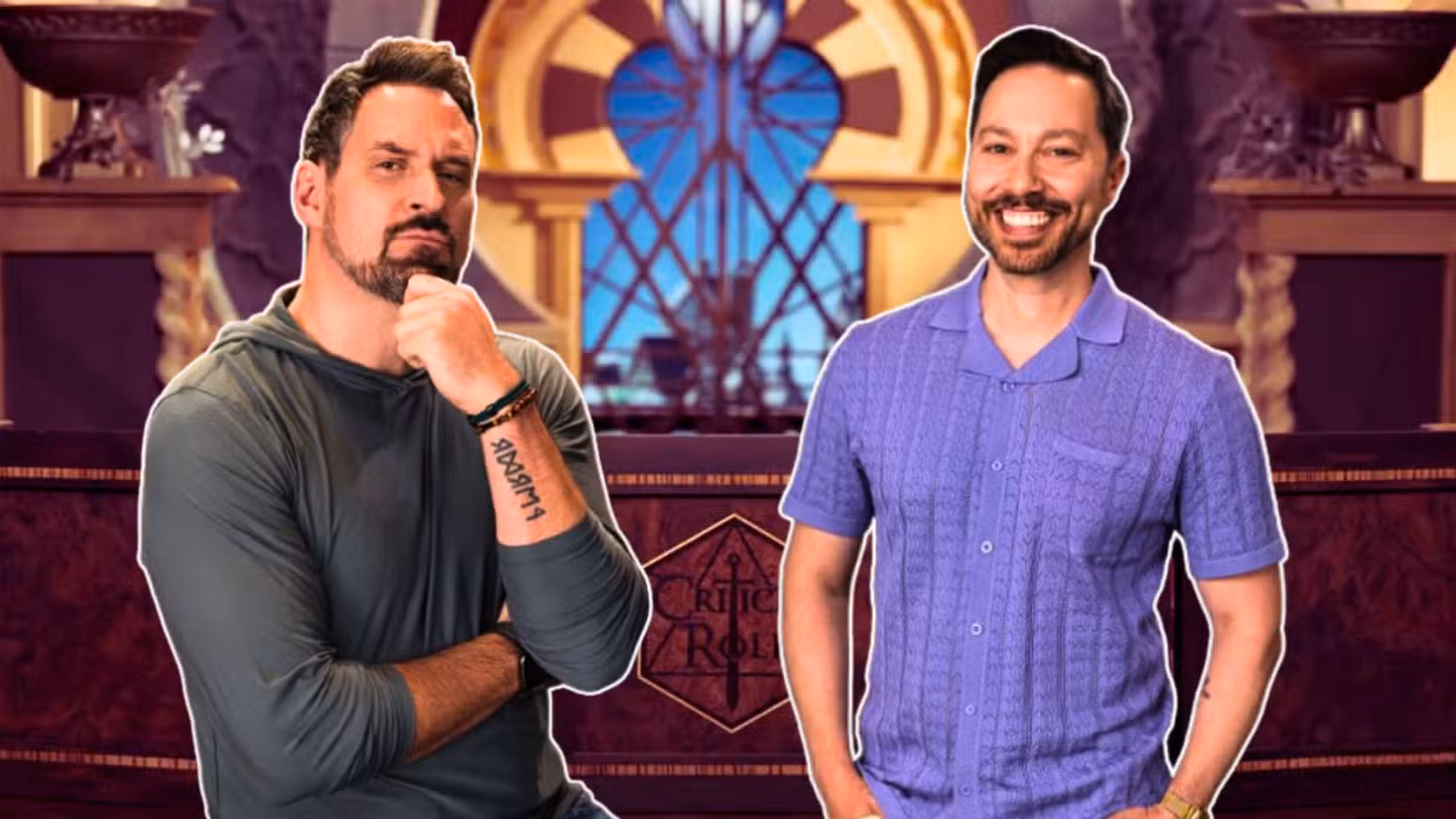 Uma imagem com Travis Willingham e Sam Riegel, co-criadores de Critical Role. Eles ficam na frente de uma tela de DM (Dungeon Masters), com Willingham parecendo contemplativo e Riegel atrevido.