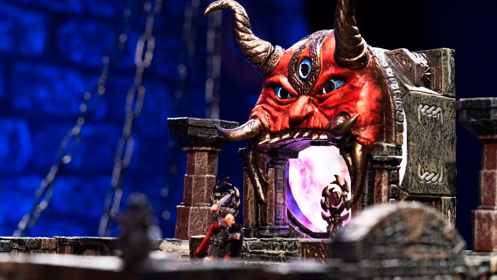 Um portal em forma de boca de demônio faz parte do conjunto Dwarven Forge Dungeons Reforged
