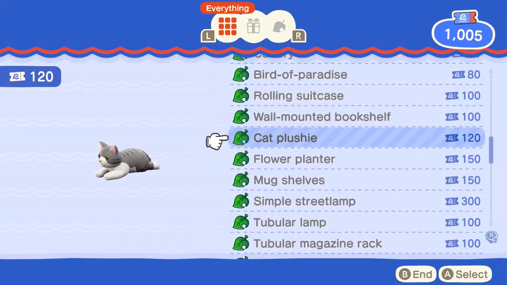 Um gato de pelúcia, disponível na loja do hotel resort Animal Crossing: New Horizons.