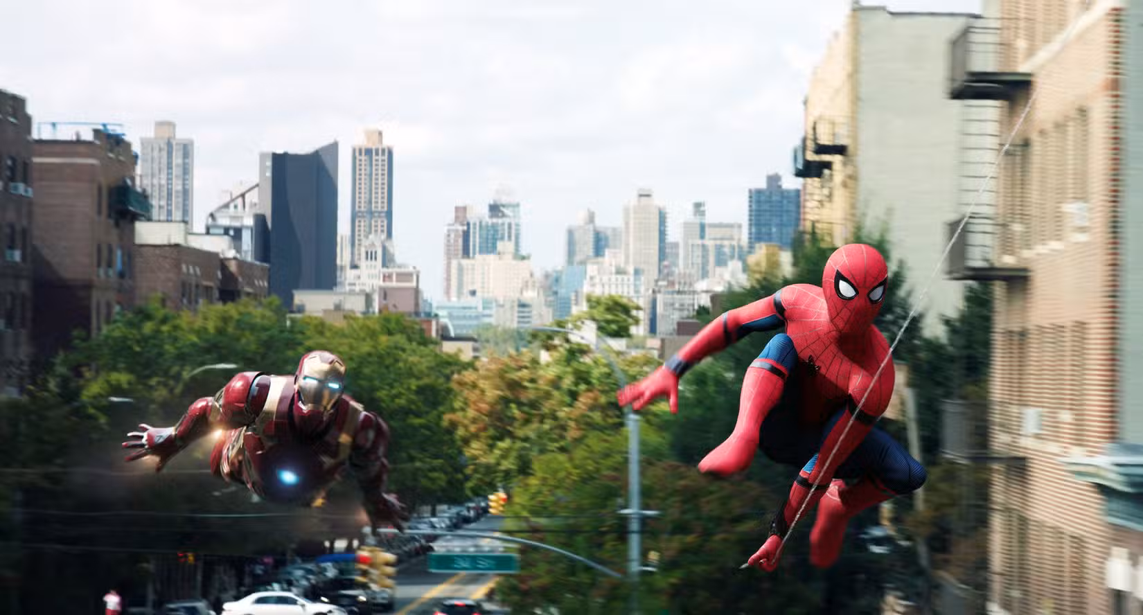 homem de ferro e homem-aranha mcu no regresso a casa