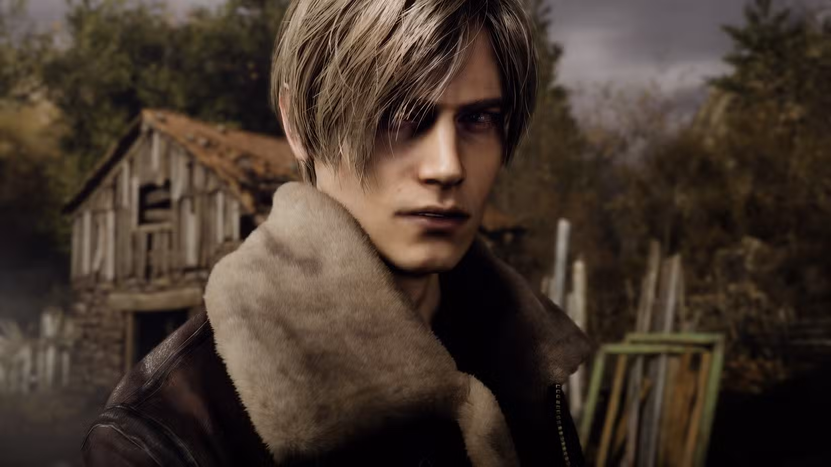 Um close de Leon Kennedy na vila no remake de Resident Evil 4