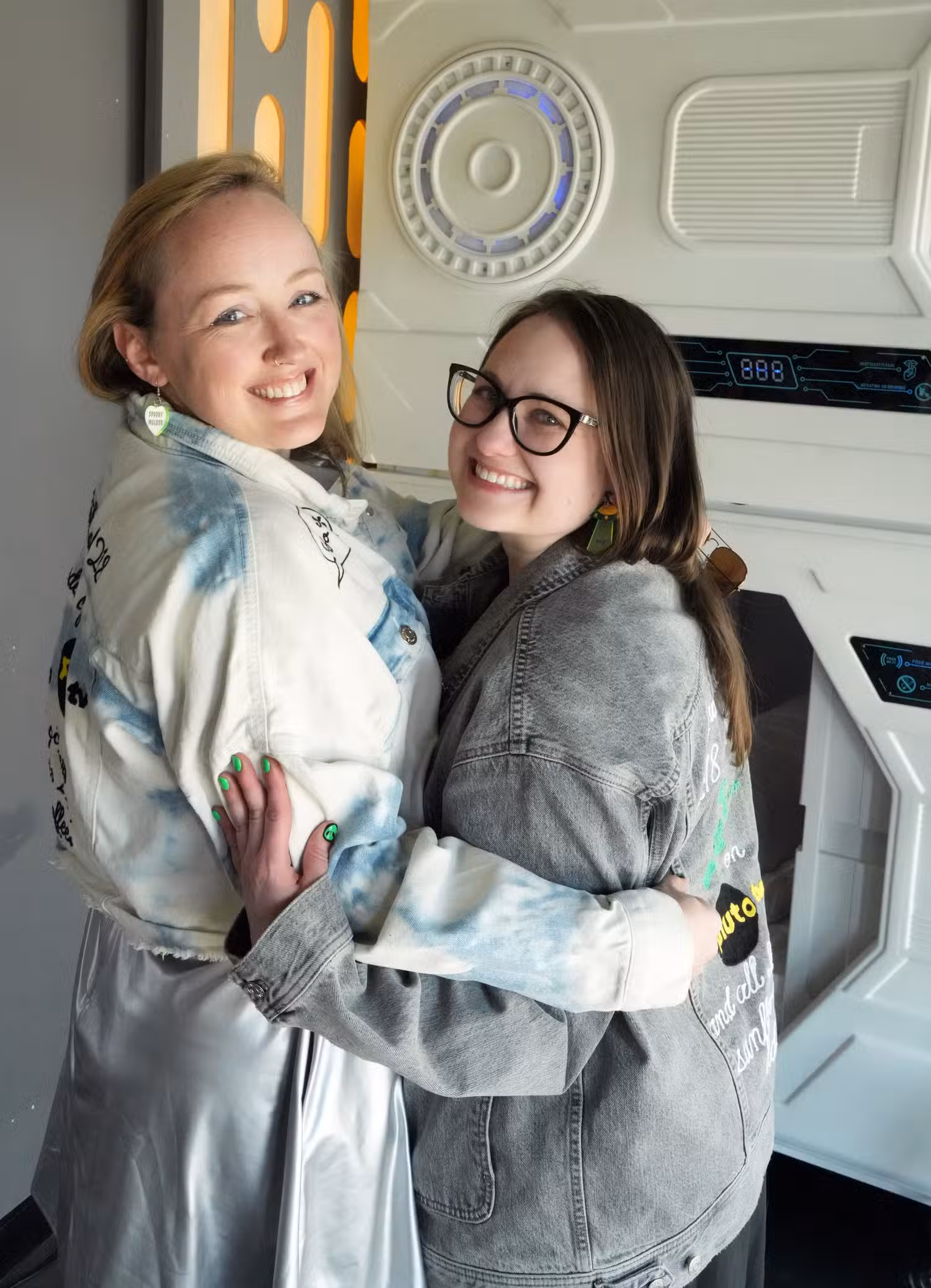 Molly e sua amiga Nicole.