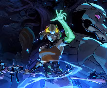 Melinoe, uma mulher com cabelos loiros e um braço esquelético e fantasmagórico, parece estar lançando um encantamento. Uma captura de tela de Hades 2.