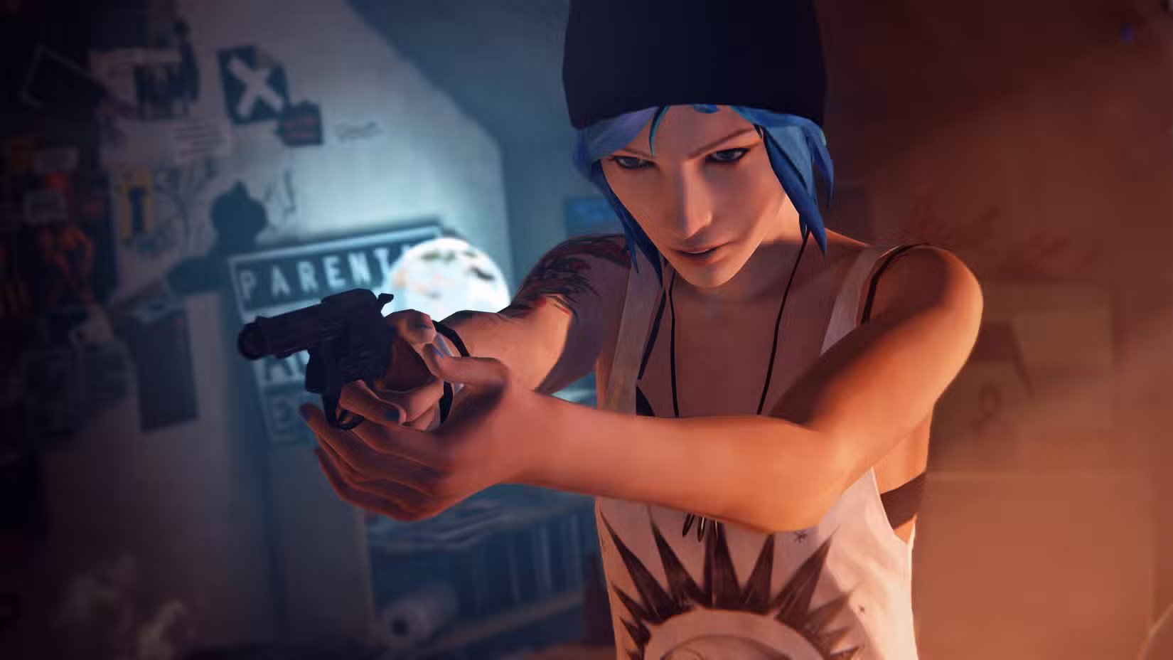 Imagem de Life is Strange 2015. Chloe, de gorro, segura uma arma e finge atirar.